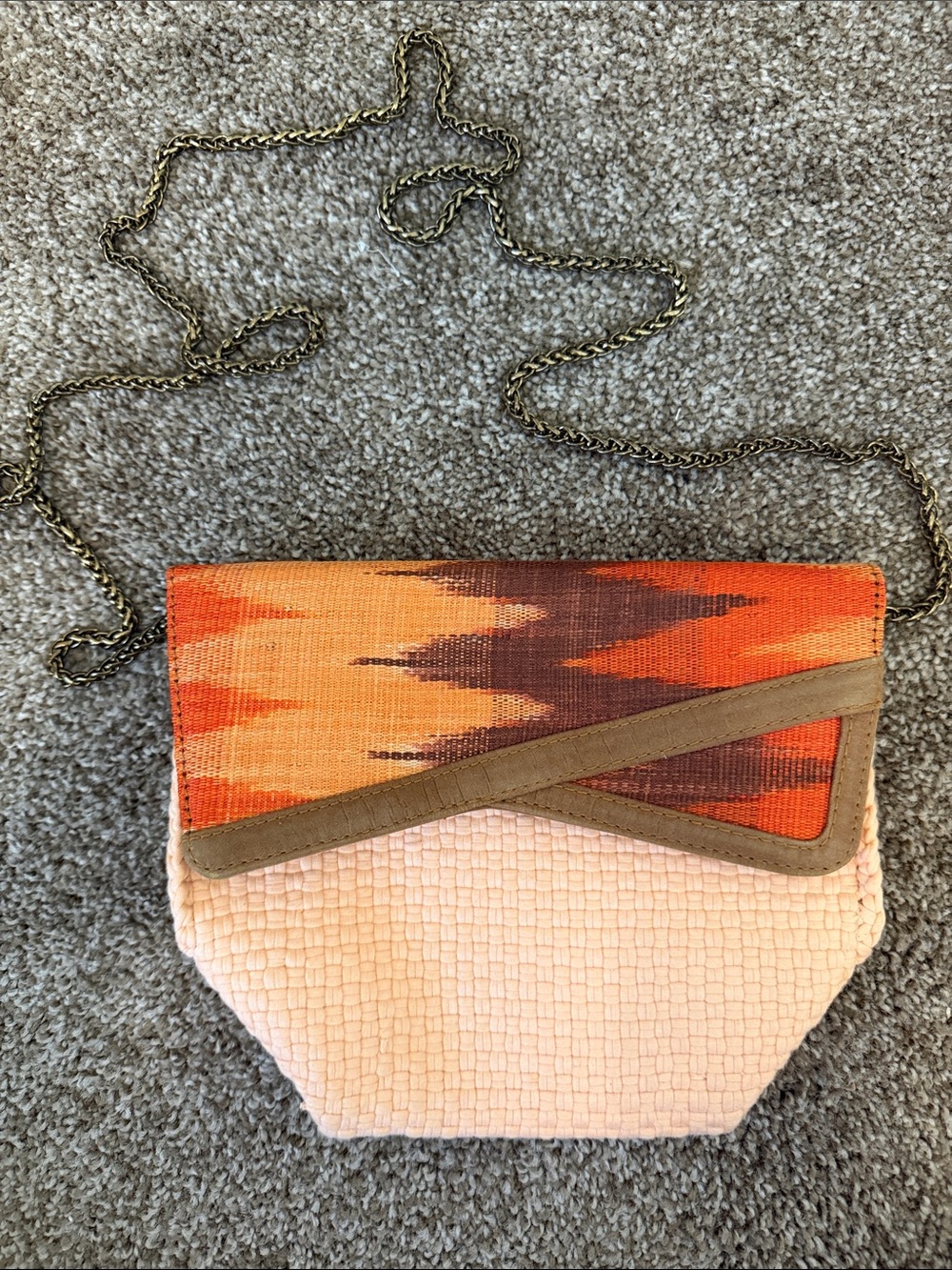 Aztec Textured Crossbody Bag with Chain Strap